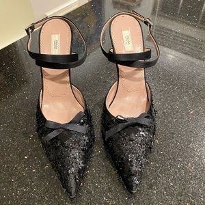 Beautiful Prada Heels with Bow and Flower Detail - Size 9 (EU 40)